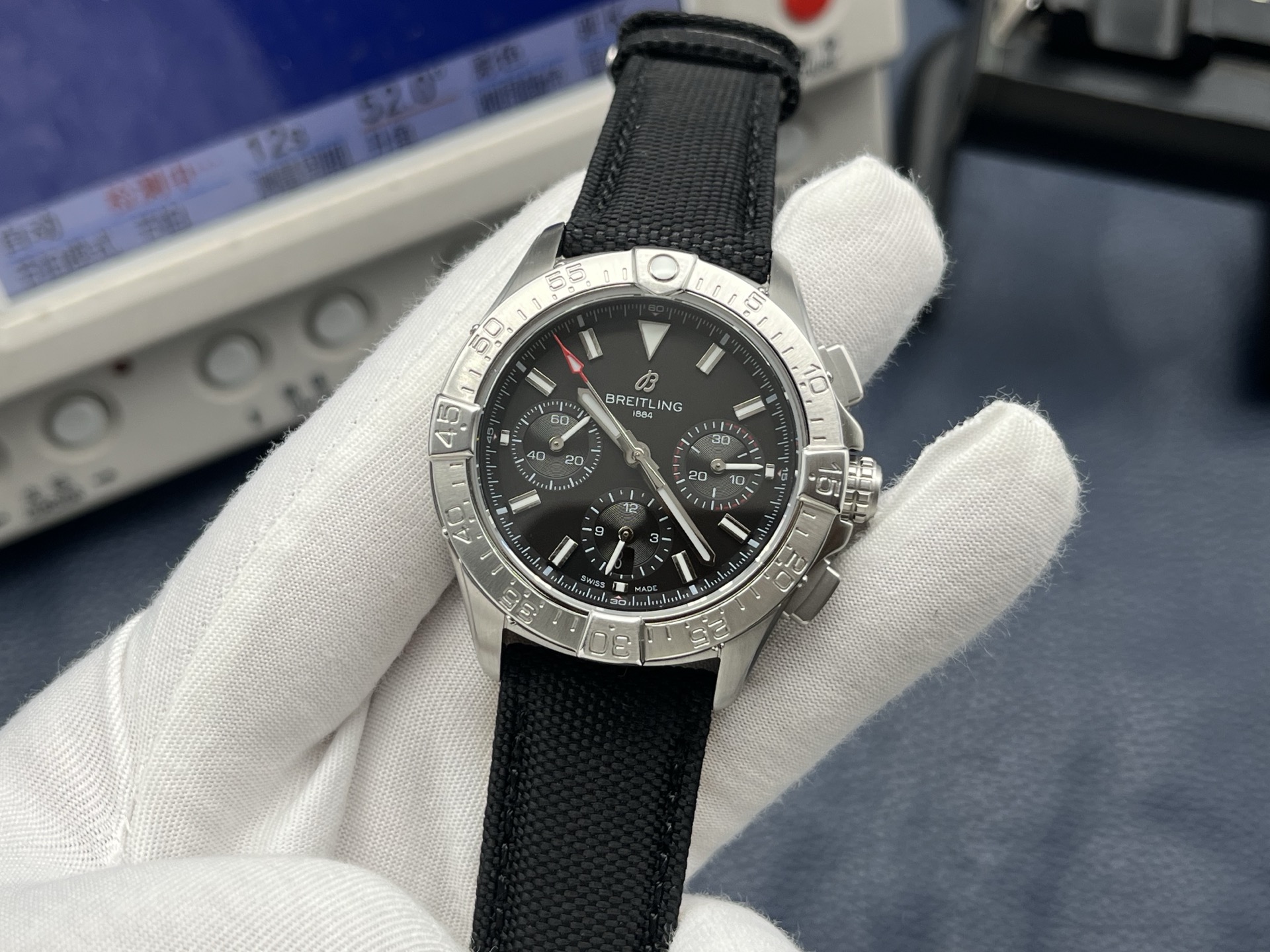 Breitling Avenger Automatic Chronograph Men’s Watch 44mm Black Dial Stainless Steel Case with Leather Strap - Image 3