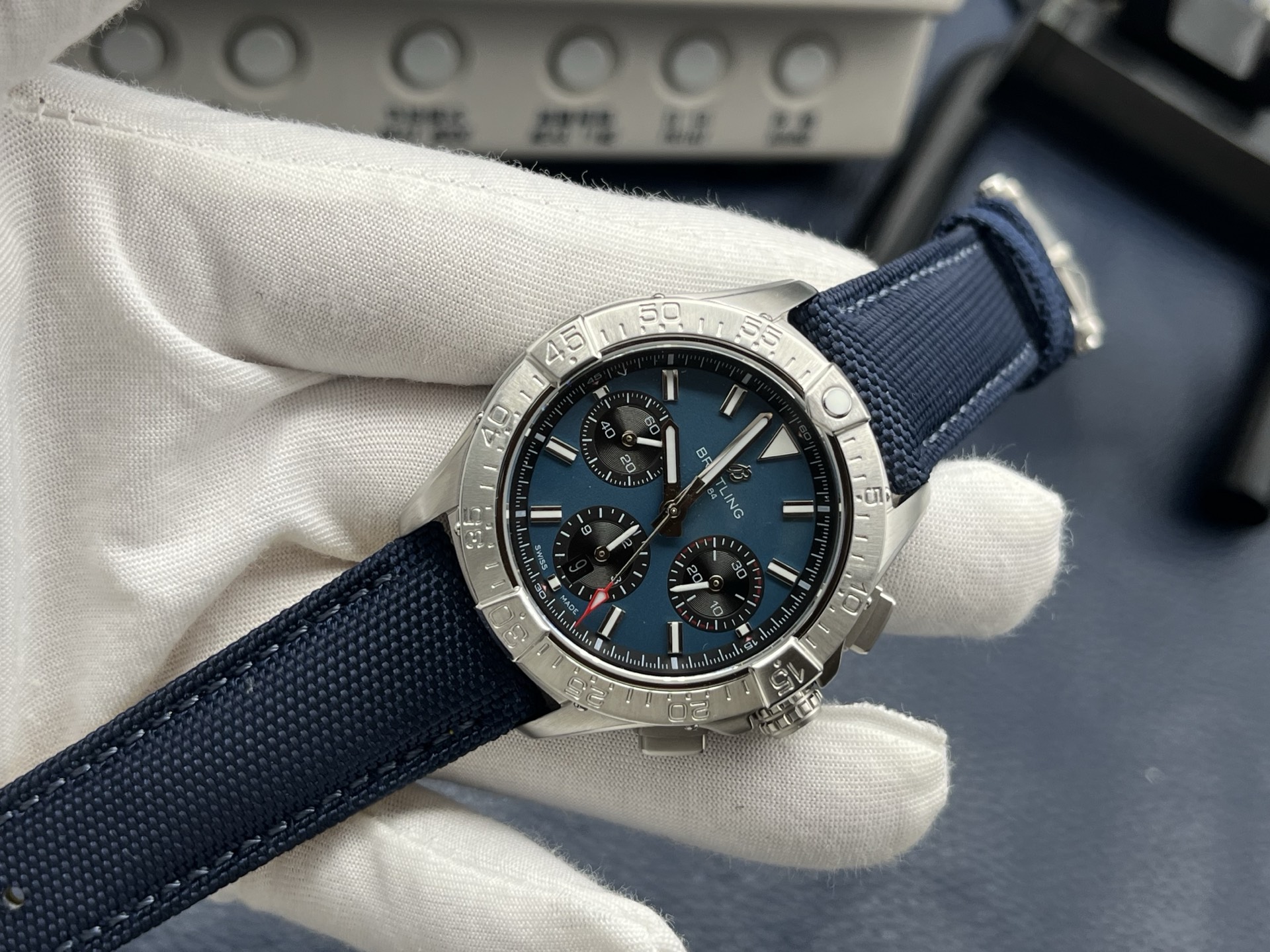 Breitling Avenger Automatic Chronograph Men’s Watch 44mm Blue Dial Stainless Steel Case with Leather Strap - Image 4