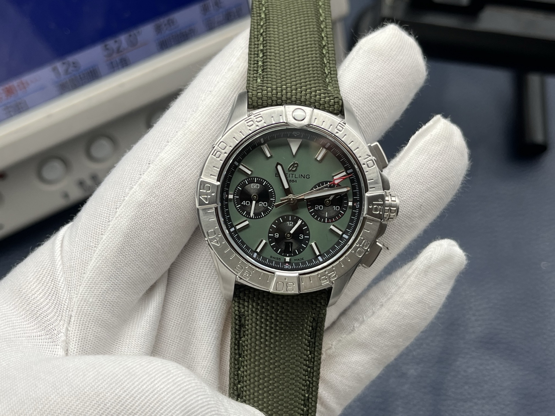 Breitling Avenger Automatic Chronograph Men’s Watch 44mm Green Dial Stainless Steel Case with Leather Strap - Image 3