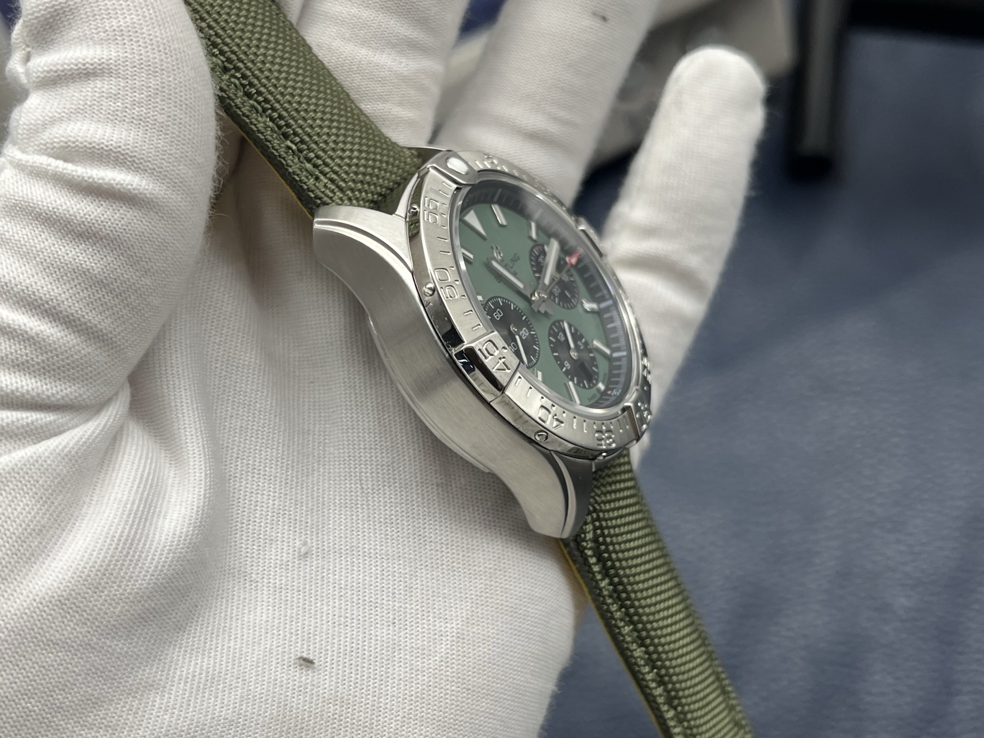 Breitling Avenger Automatic Chronograph Men’s Watch 44mm Green Dial Stainless Steel Case with Leather Strap - Image 6