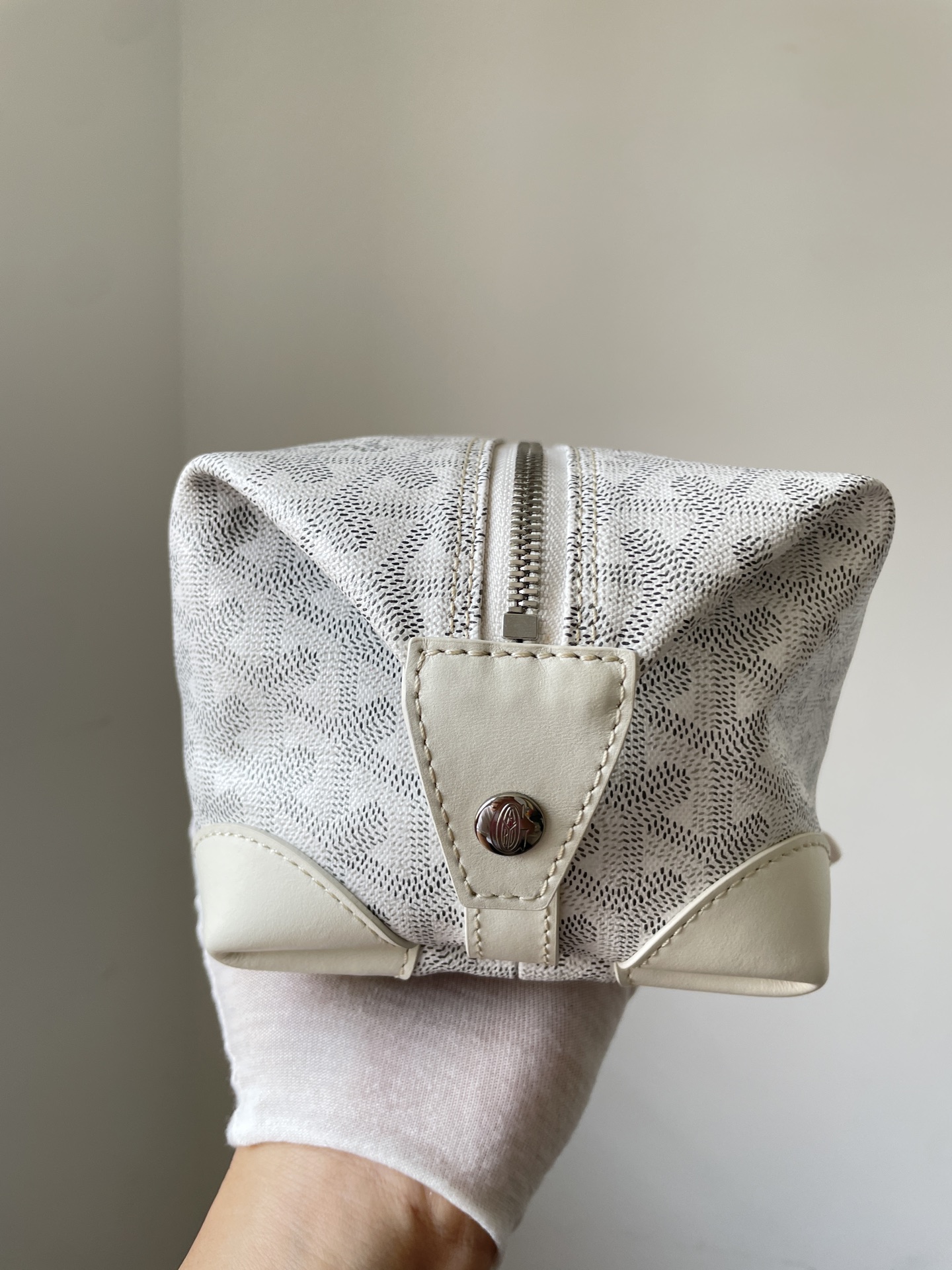 GOYARD Boeing Canvas & Calfskin Travel Toiletry Bag – White - Image 5