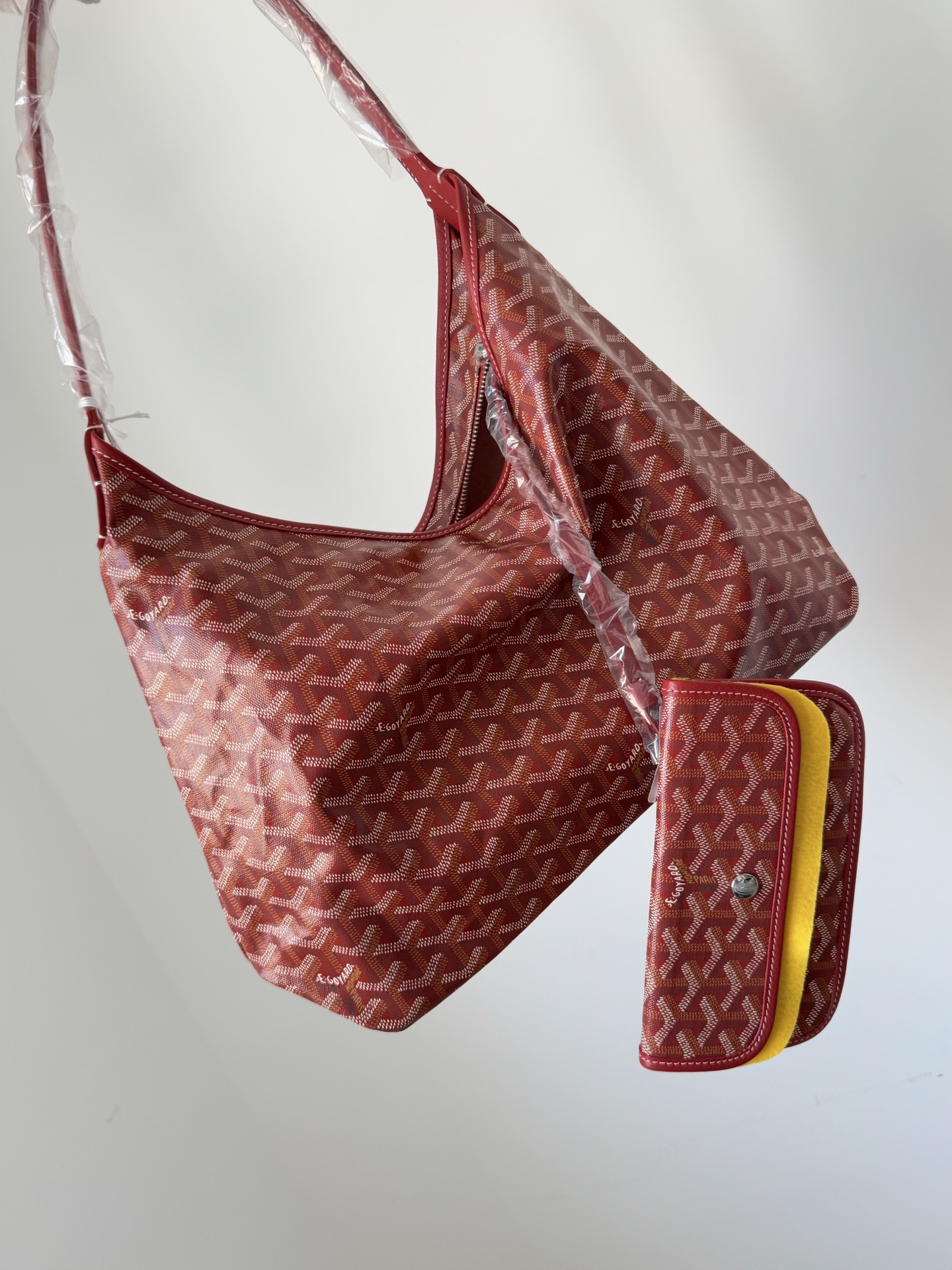 GOYARD Bohème Hobo Canvas & Calfskin Shoulder Bag – Red - Image 5