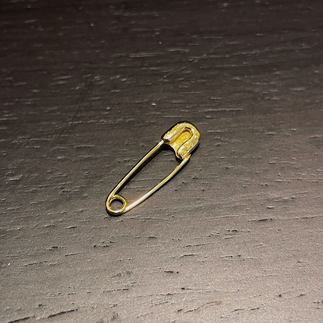 Chrome Hearts Gold-Plated Cross Pin with White Diamonds - Image 5