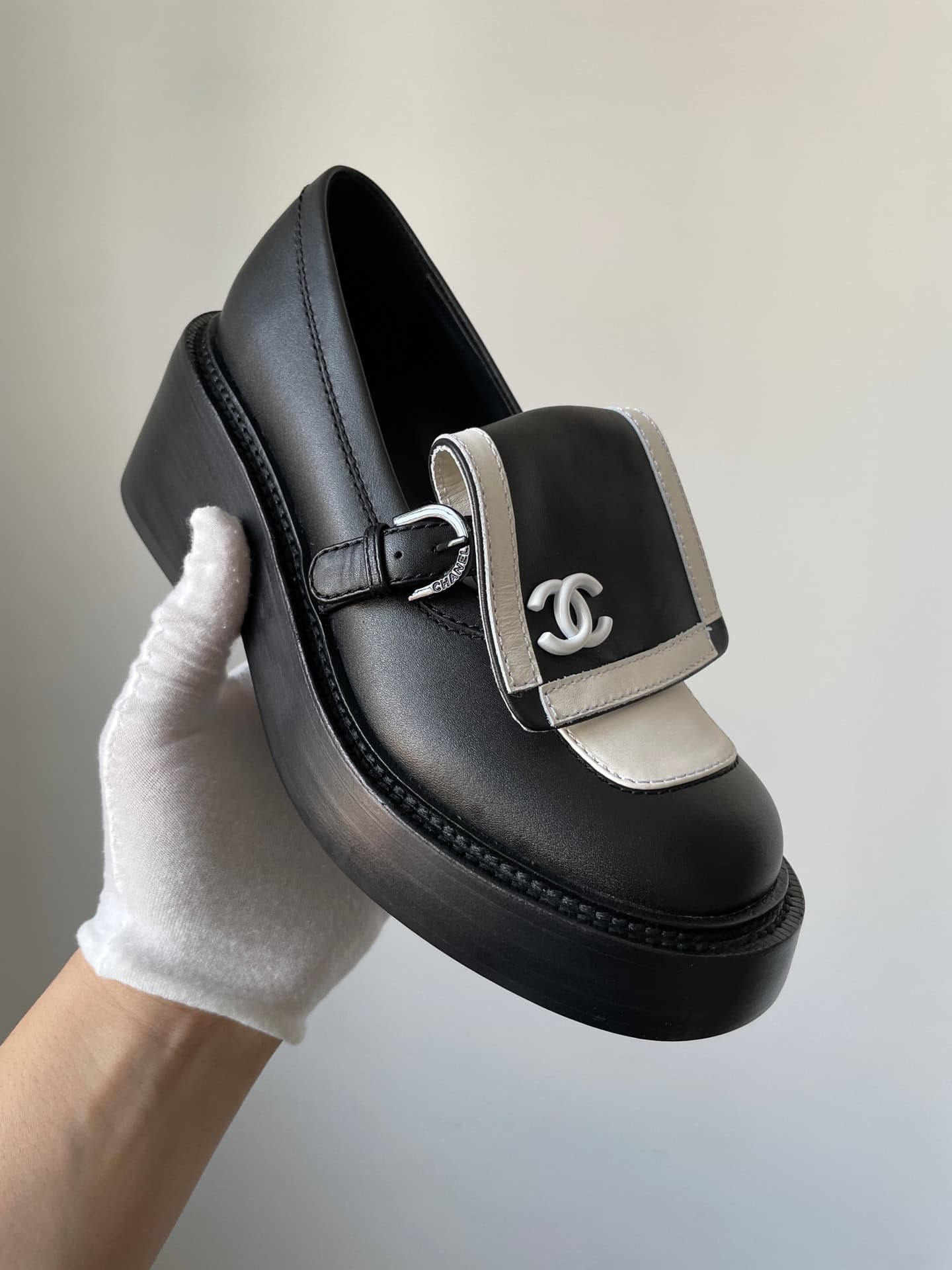 Chanel Calfskin Round Toe Slip-On Loafers Women Black - Image 5