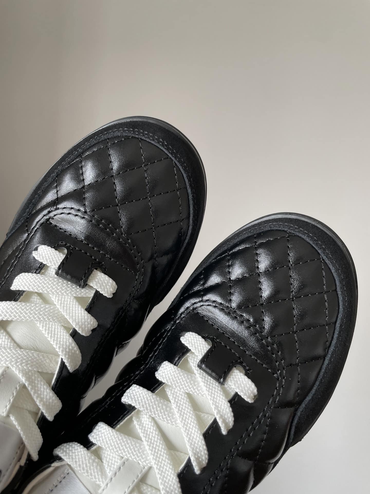 Chanel 25S Round Toe Flat Lace-Up Low-Top Sneakers Women Black - Image 3