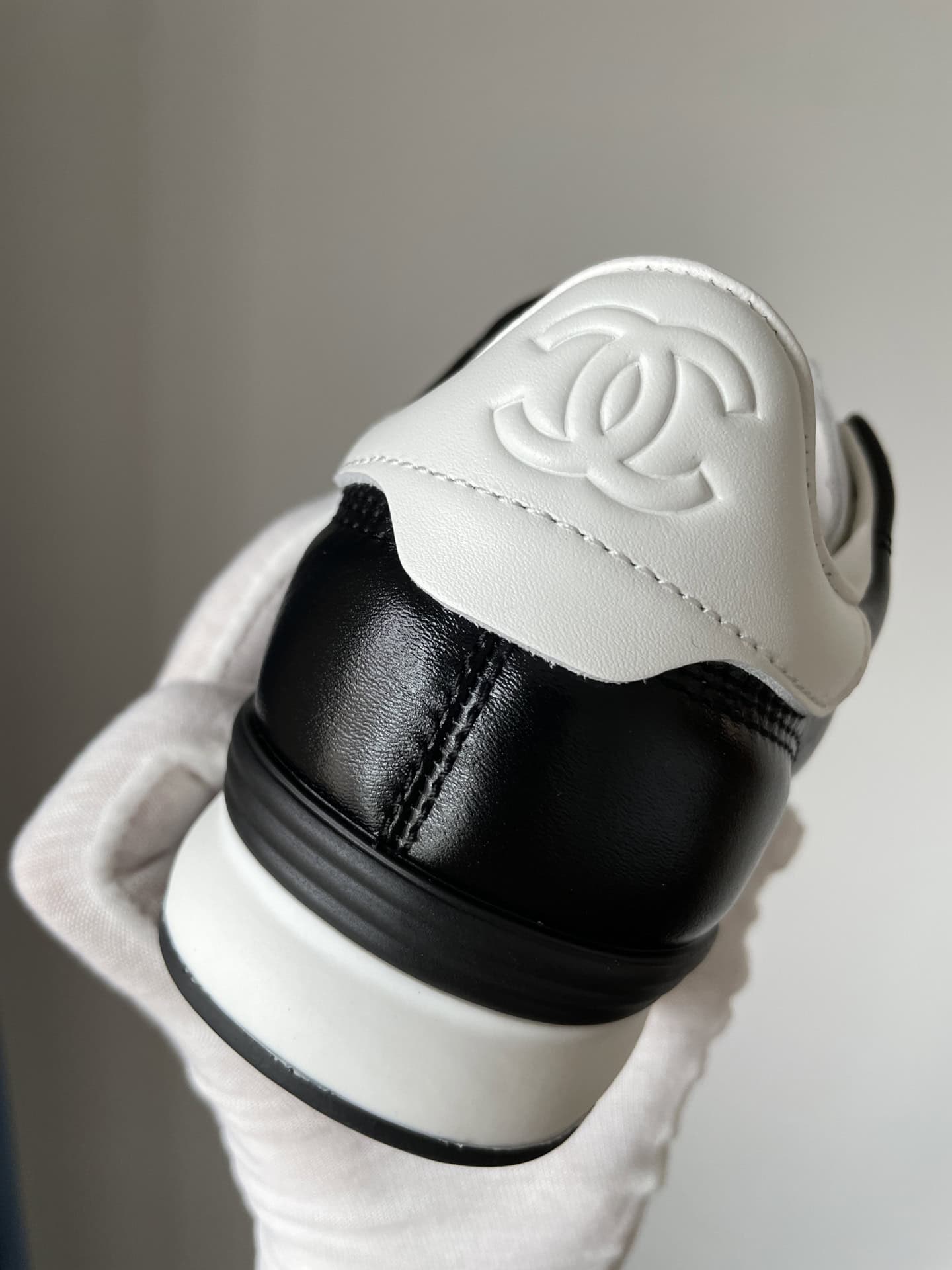 Chanel 25S Round Toe Flat Lace-Up Low-Top Sneakers Women Black - Image 7