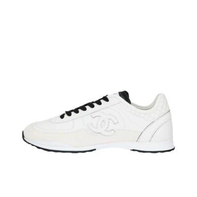 Chanel 25P Calfskin Round Toe Lace-Up Thin Sole Low-Top Sneakers Women White