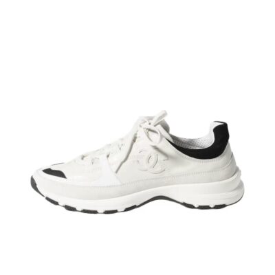 Chanel 25A Calfskin Round Toe Lace-Up Low-Top Sneakers Women White
