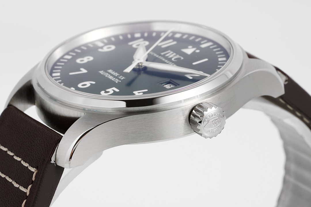 IWC Pilot’s Watch Mark XX 40mm Green Dial Stainless Steel - Image 4