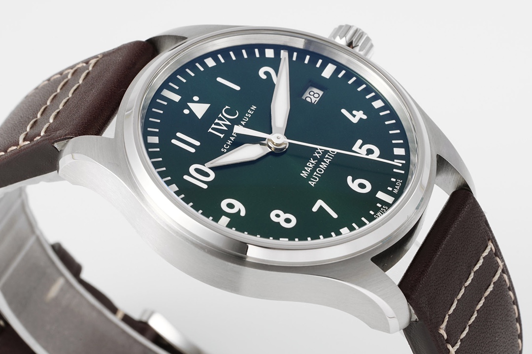 IWC Pilot’s Watch Mark XX 40mm Green Dial Stainless Steel - Image 5