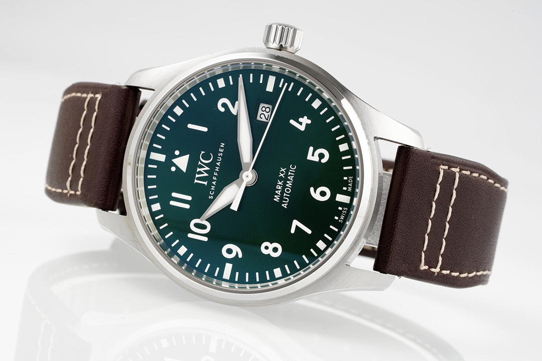 IWC Pilot’s Watch Mark XX 40mm Green Dial Stainless Steel - Image 6