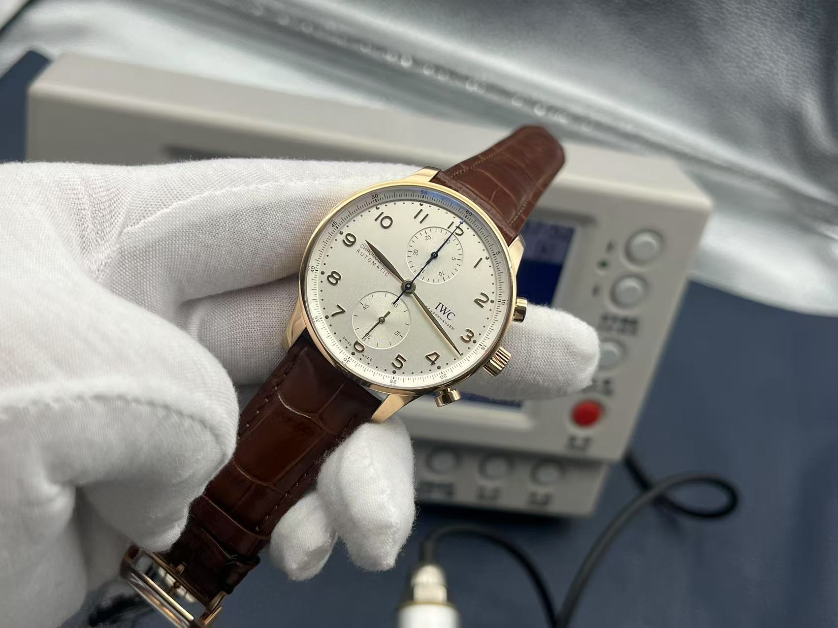 IWC Portuguese Chronograph 41mm White Dial 18K Red Gold Case Leather Strap - Image 4