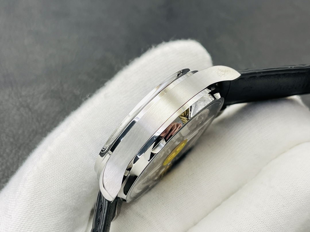 IWC Portuguese Automatic 42.3mm Blue Dial Stainless Steel Case Leather Strap - Image 7