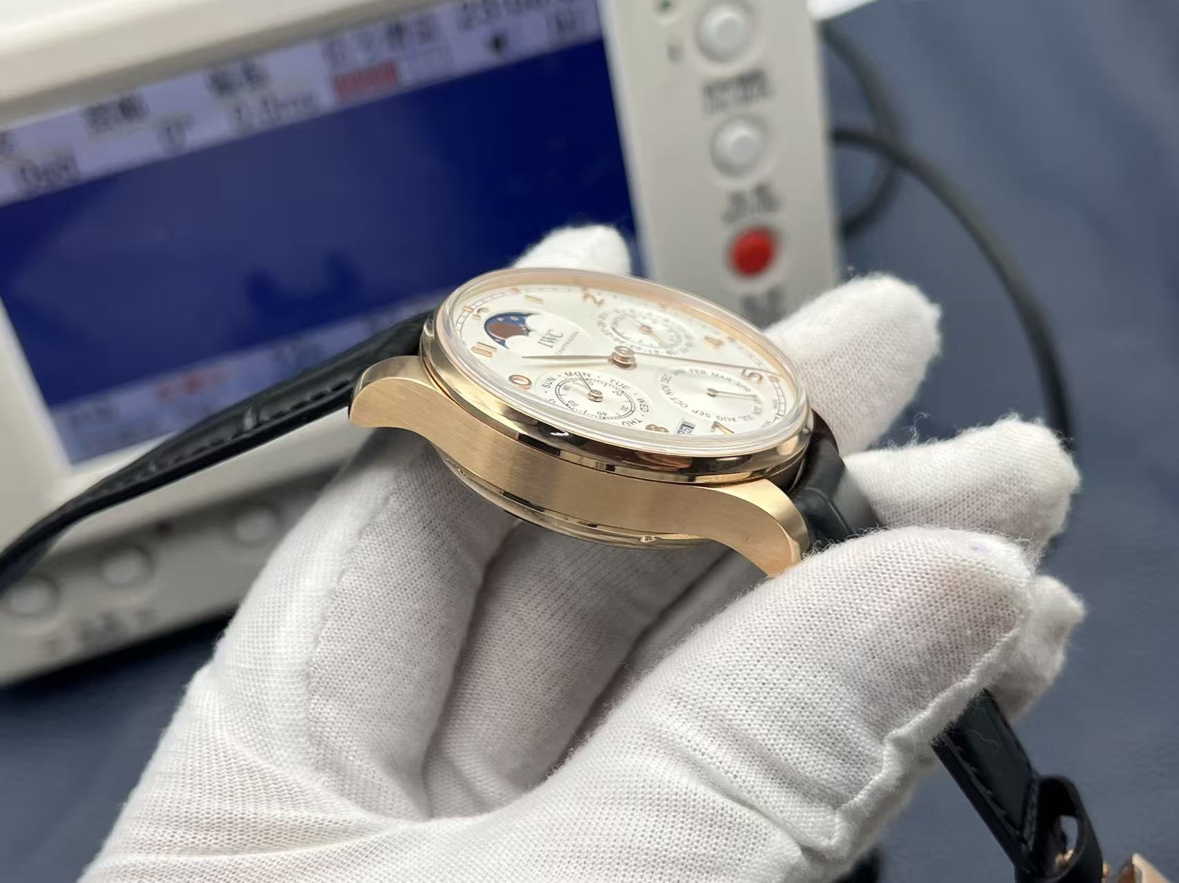 IWC Portuguese Perpetual Calendar Automatic Mechanical Movement Moon Phase Power Reserve Water Resistant Men’s Watch Swiss Watch 44.2mm White Dial 18K Red Gold Case Alligator Leather Strap - Image 6