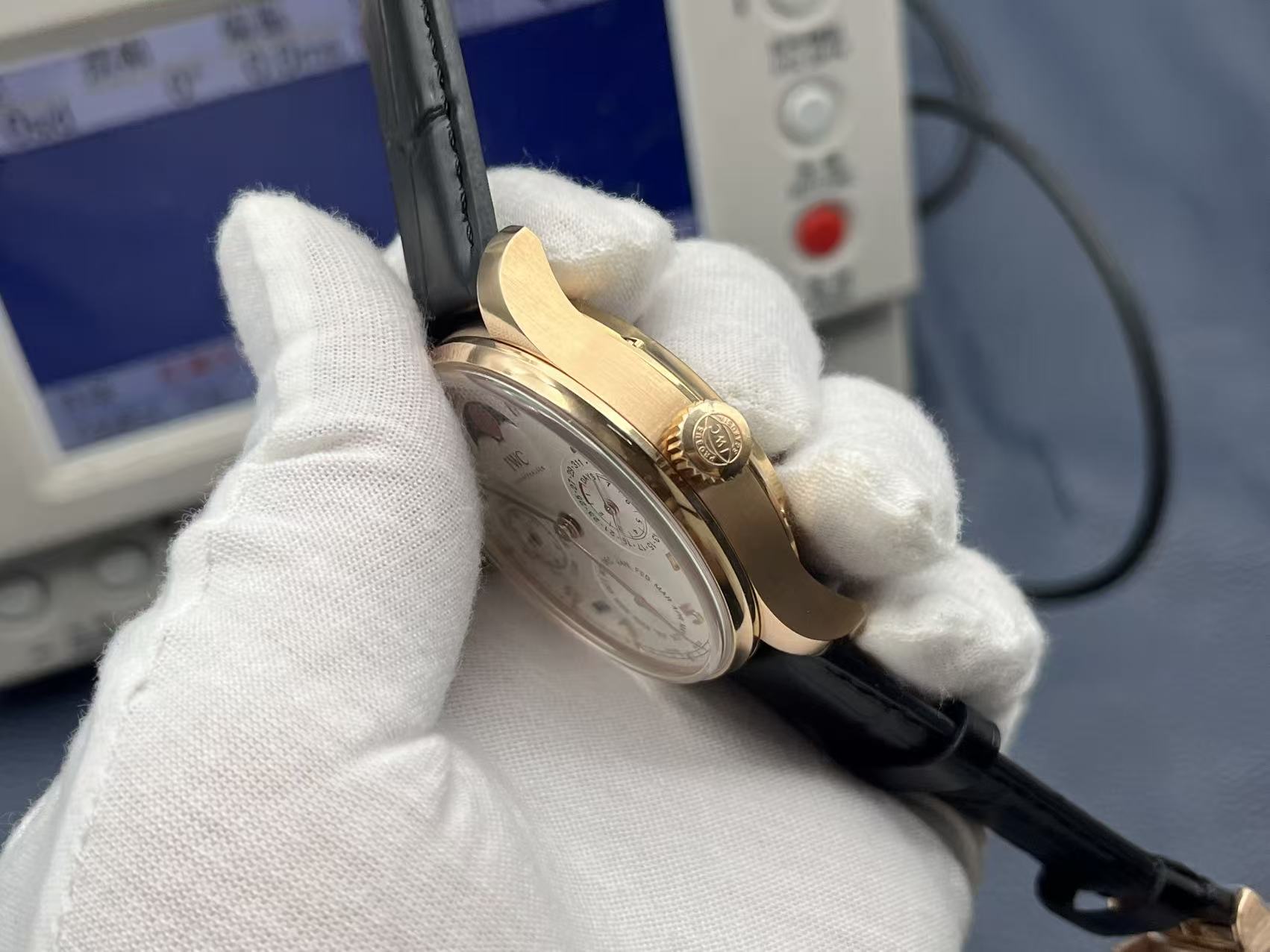 IWC Portuguese Perpetual Calendar Automatic Mechanical Movement Moon Phase Power Reserve Water Resistant Men’s Watch Swiss Watch 44.2mm White Dial 18K Red Gold Case Alligator Leather Strap - Image 7