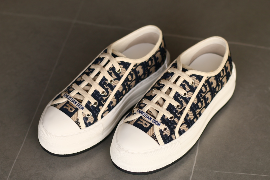 Dior Walk'n'Dior Embroidered Oblique Low-Top Sneakers Women Beige - Image 4