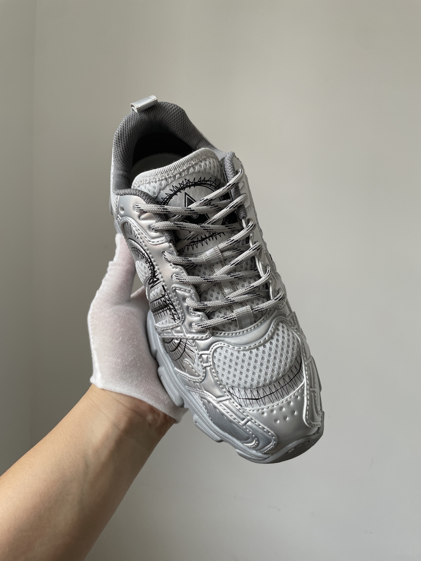 Dior Chrono Round Toe Lace-Up Low-Top Sneakers Women Gray - Image 4