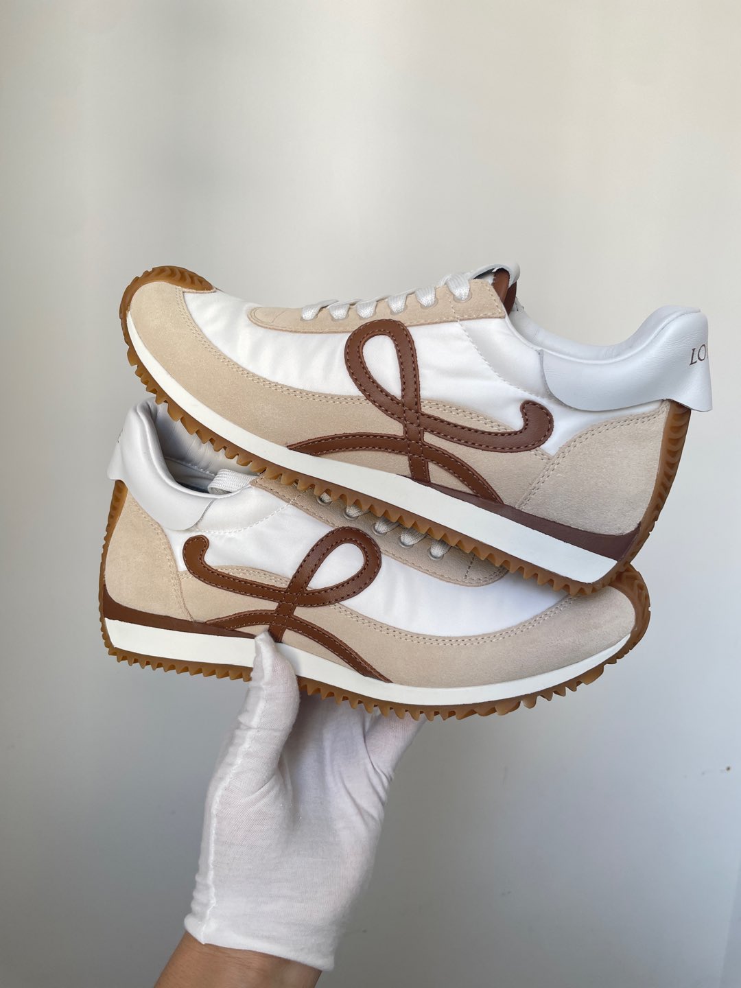 Loewe Flow Runner 2.0 Nylon Suede Round Toe Lace-Up Low-Top Trainers Unisex Beige Brown - Image 3