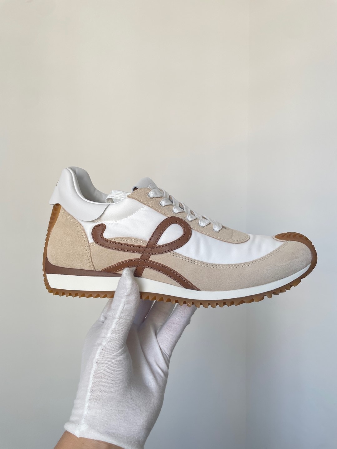 Loewe Flow Runner 2.0 Nylon Suede Round Toe Lace-Up Low-Top Trainers Unisex Beige Brown - Image 4