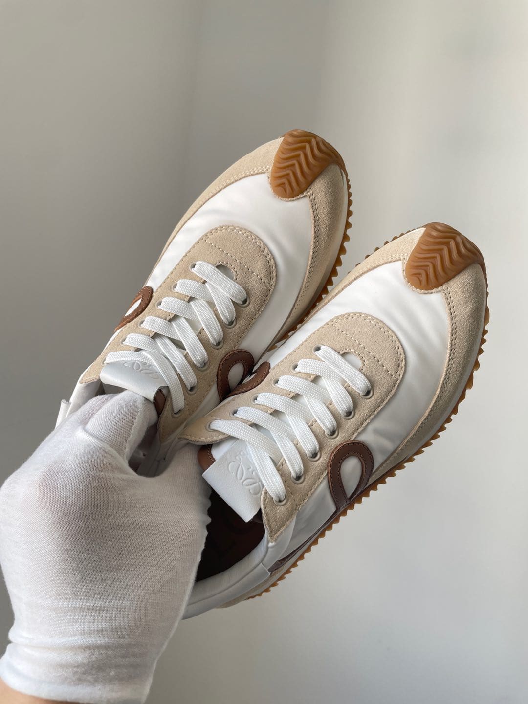 Loewe Flow Runner 2.0 Nylon Suede Round Toe Lace-Up Low-Top Trainers Unisex Beige Brown - Image 7