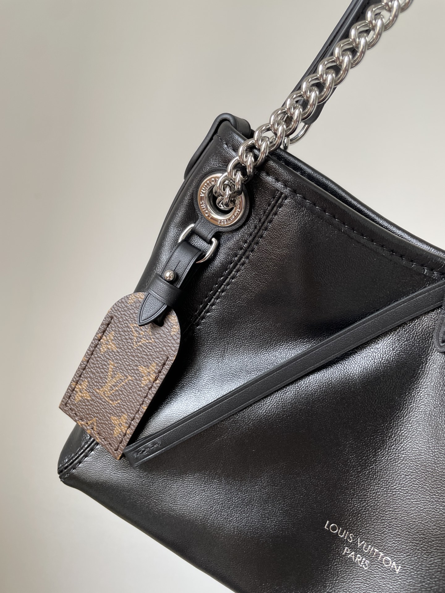 LOUIS VUITTON Carryall BB Lambskin Bag - Image 4