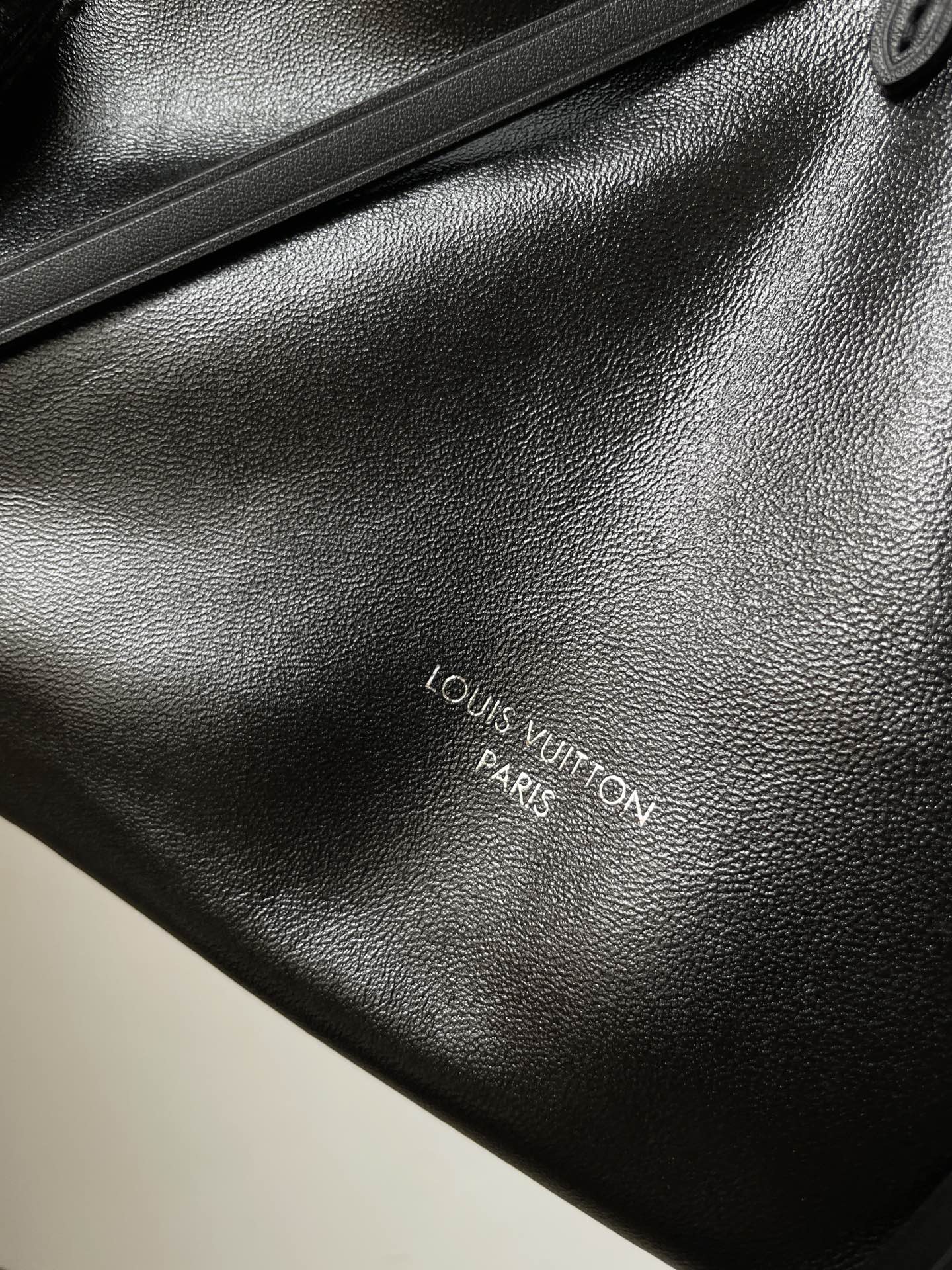 LOUIS VUITTON Carryall BB Lambskin Bag - Image 5