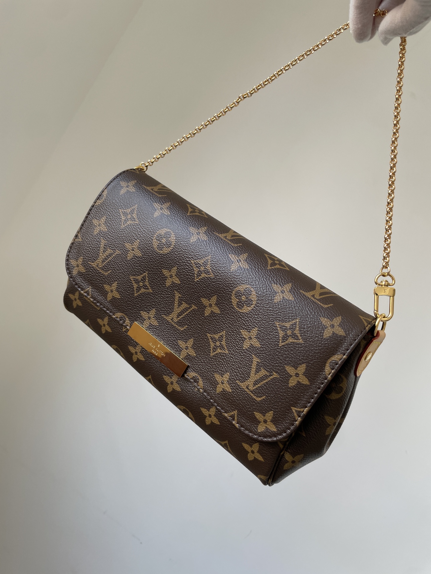 Louis Vuitton Favorite Monogram Chain Flap Bag Brown - Image 4