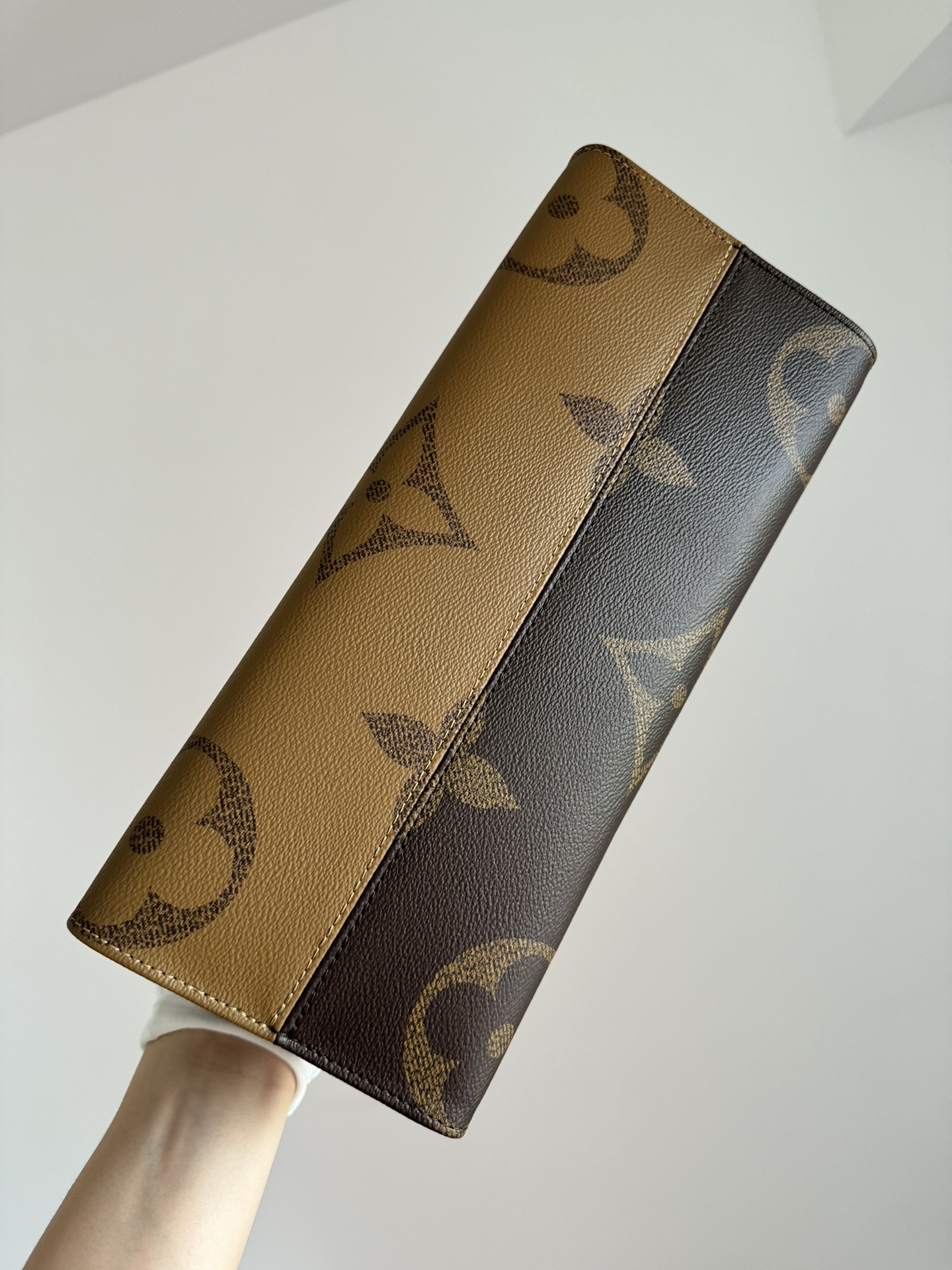 LOUIS VUITTON ONTHEGO MM Monogram Canvas Bag - Image 7