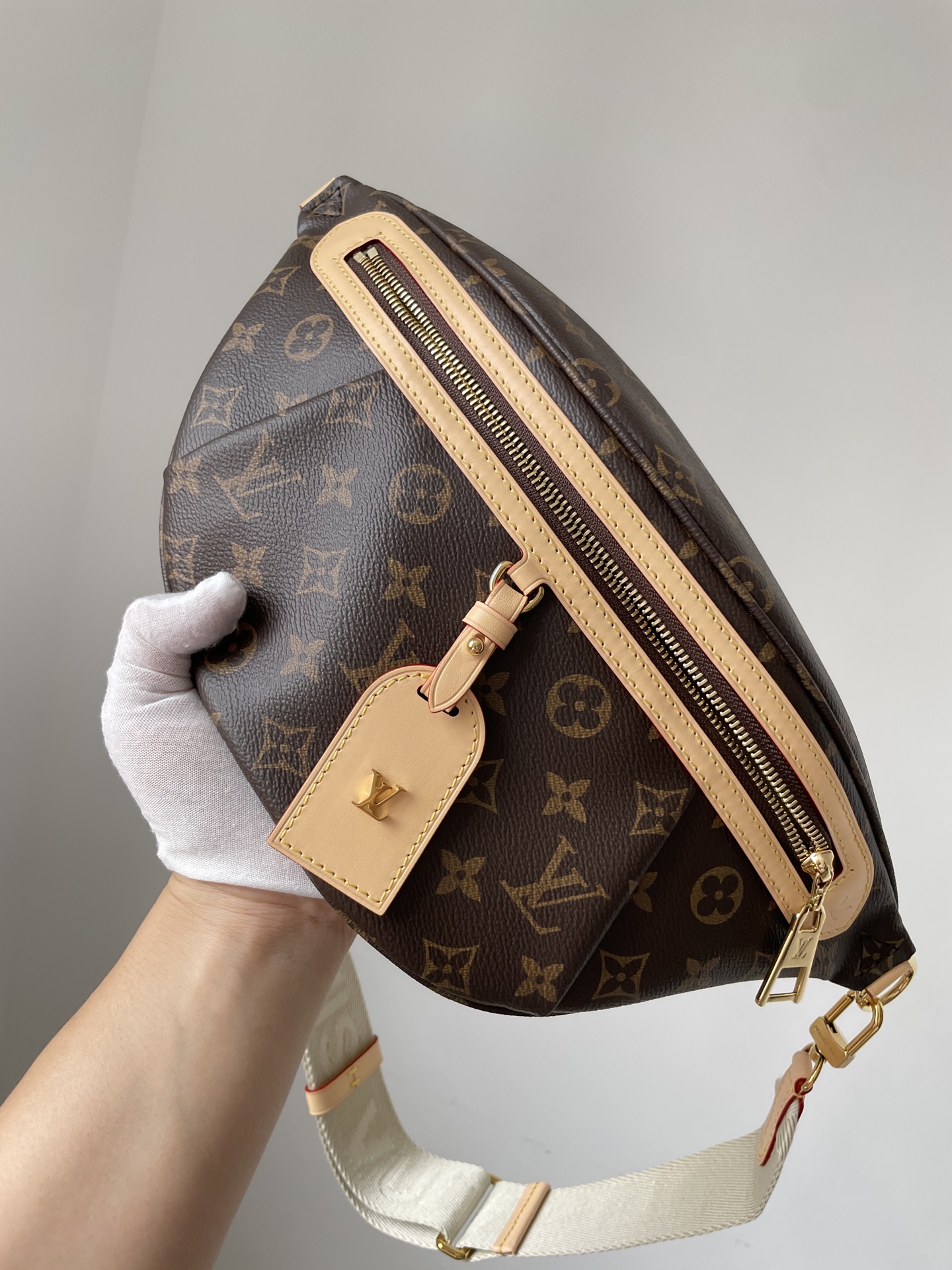 Louis Vuitton High Rise Monogram Canvas Waist Bag Brown - Image 3