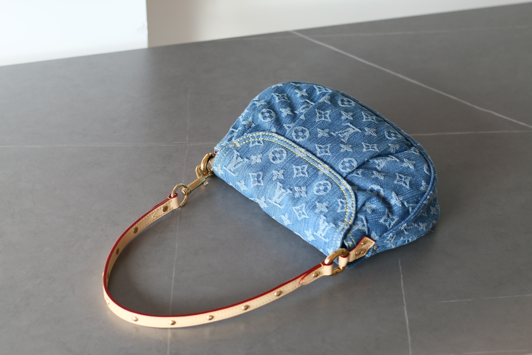 LOUIS VUITTON Sunset Denim Underarm Bag - Image 7