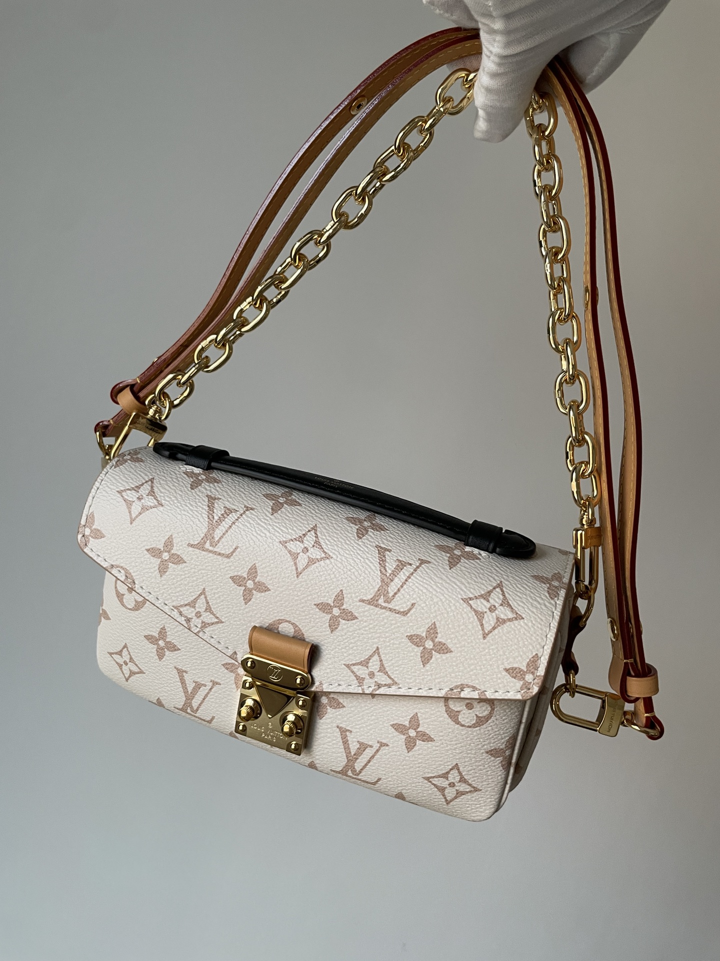 Louis Vuitton Pochette Métis East West Monogram Dune Canvas Bag - Beige Dune - Image 3