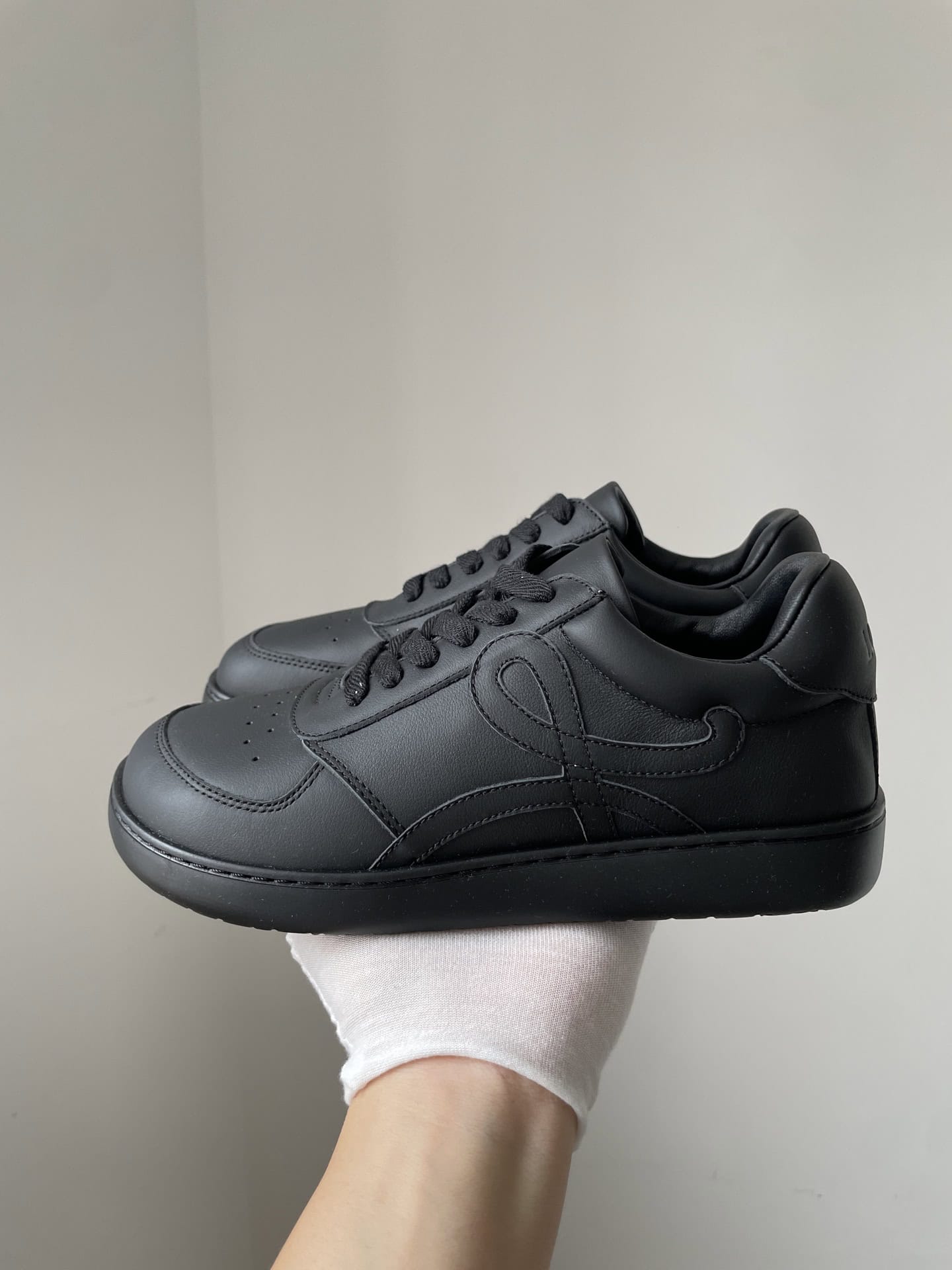 Loewe Jambo Calfskin Flat Lace-Up Low-Top Sneakers Men Black - Image 3