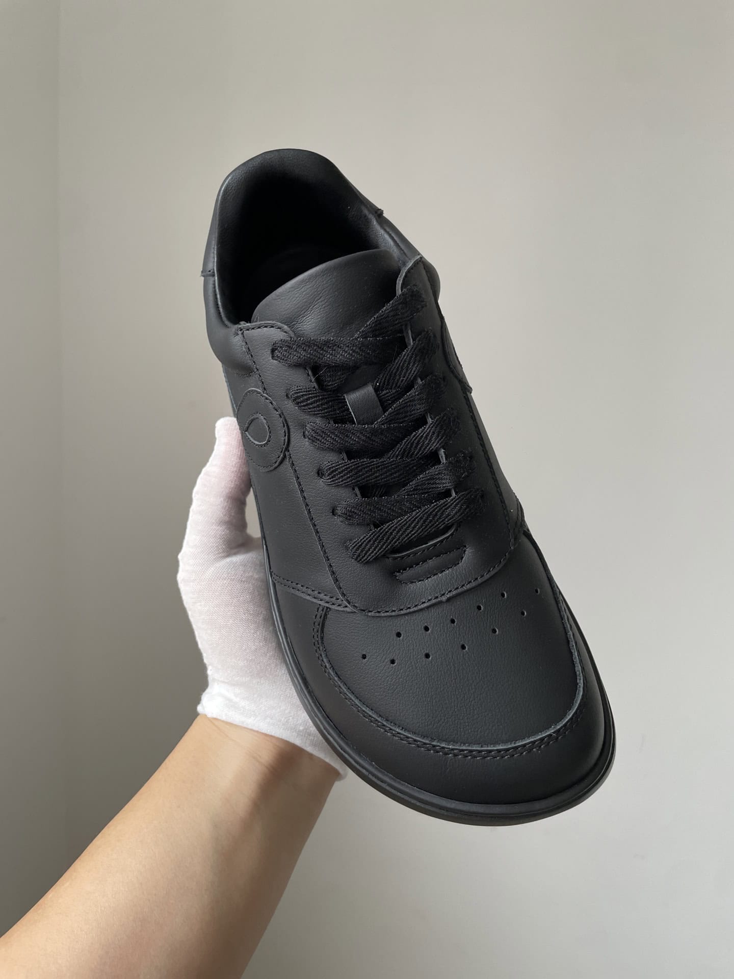 Loewe Jambo Calfskin Flat Lace-Up Low-Top Sneakers Men Black - Image 6