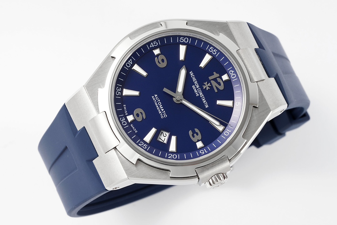 Vacheron Constantin Overseas Automatic 42mm Blue Dial Men’s Watch - Image 4