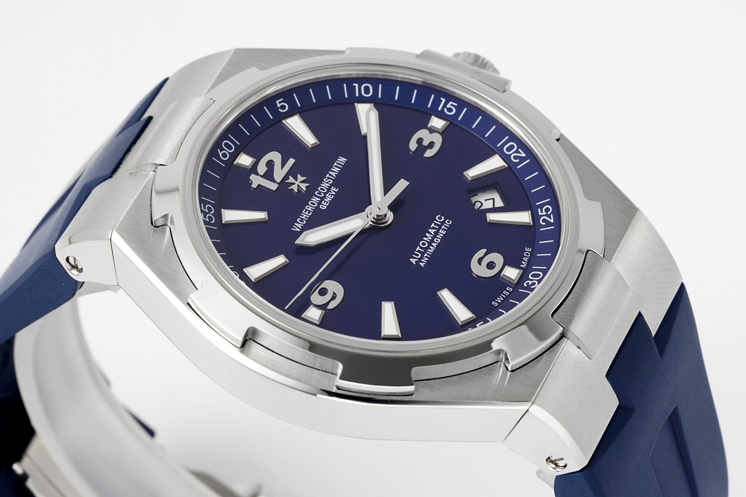Vacheron Constantin Overseas Automatic 42mm Blue Dial Men’s Watch - Image 5
