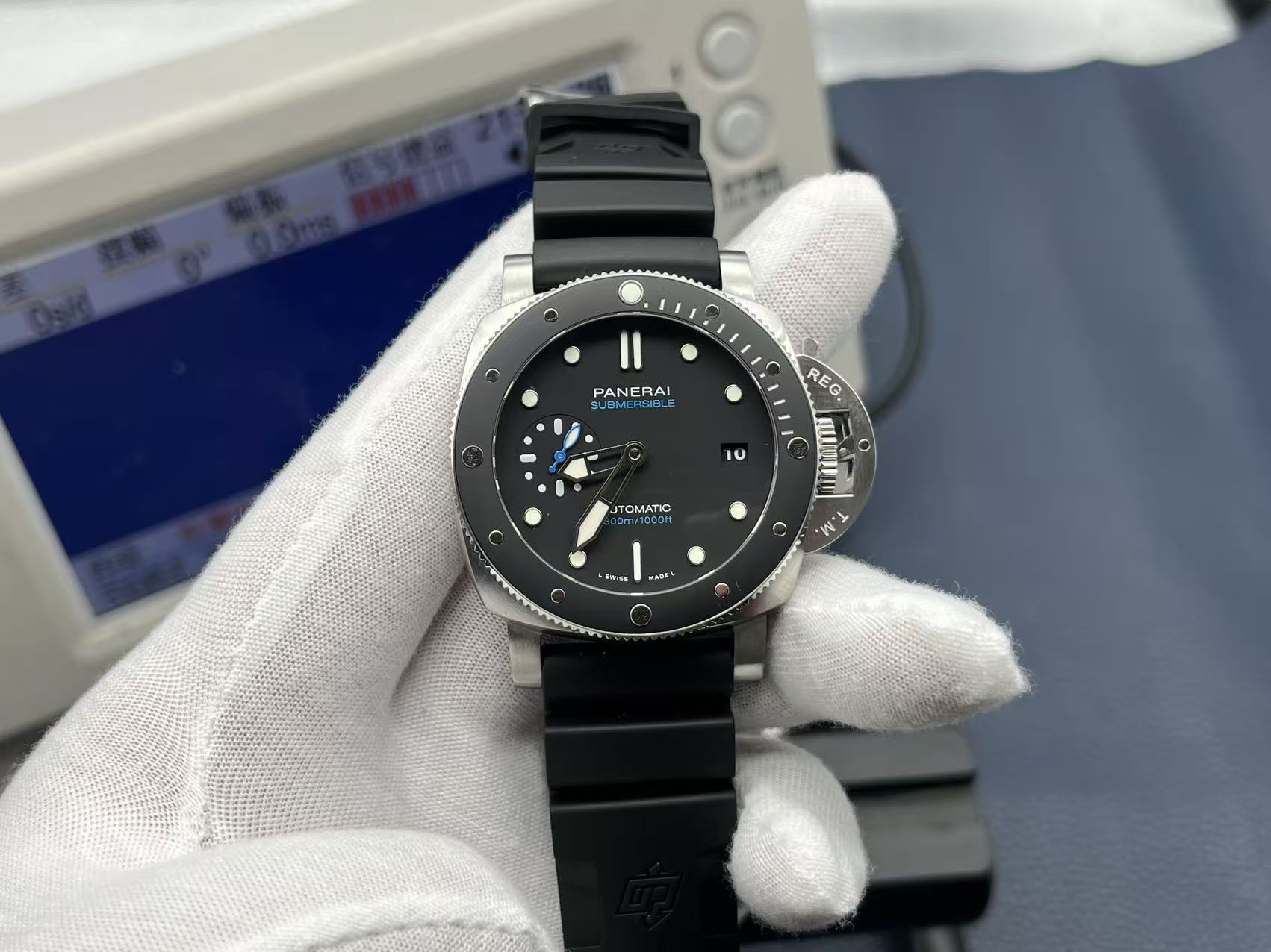 Panerai Submersible Automatic 42mm Black Dial Stainless Steel Case Rubber Strap Men’s Watch - Image 3