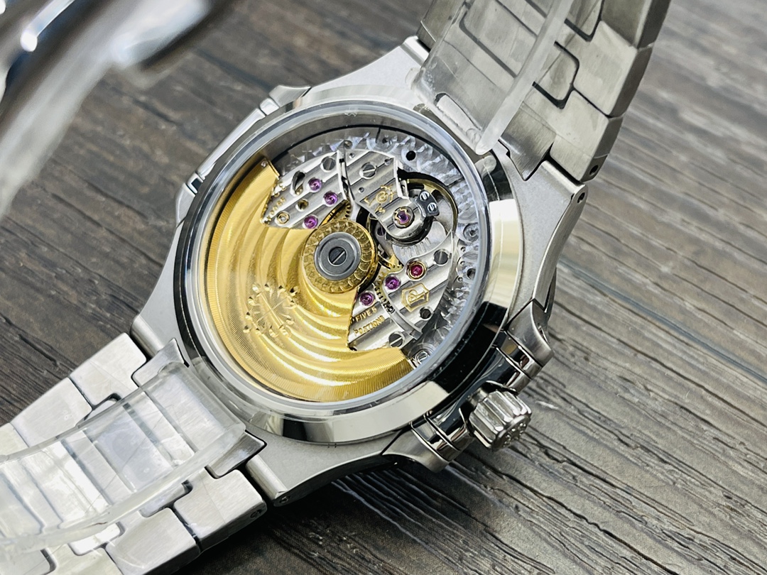 Patek Philippe Nautilus 5711/1Z-011 White Dial Diamond Bezel - Image 6