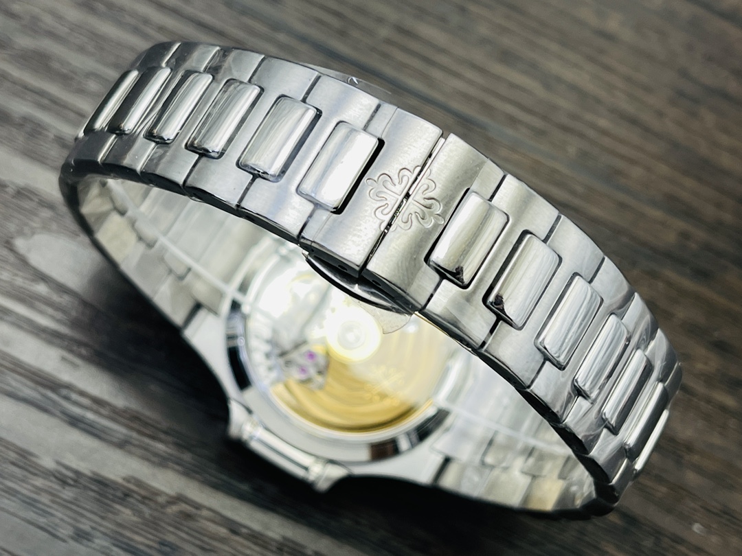 Patek Philippe Nautilus 5711/1Z-011 White Dial Diamond Bezel - Image 7