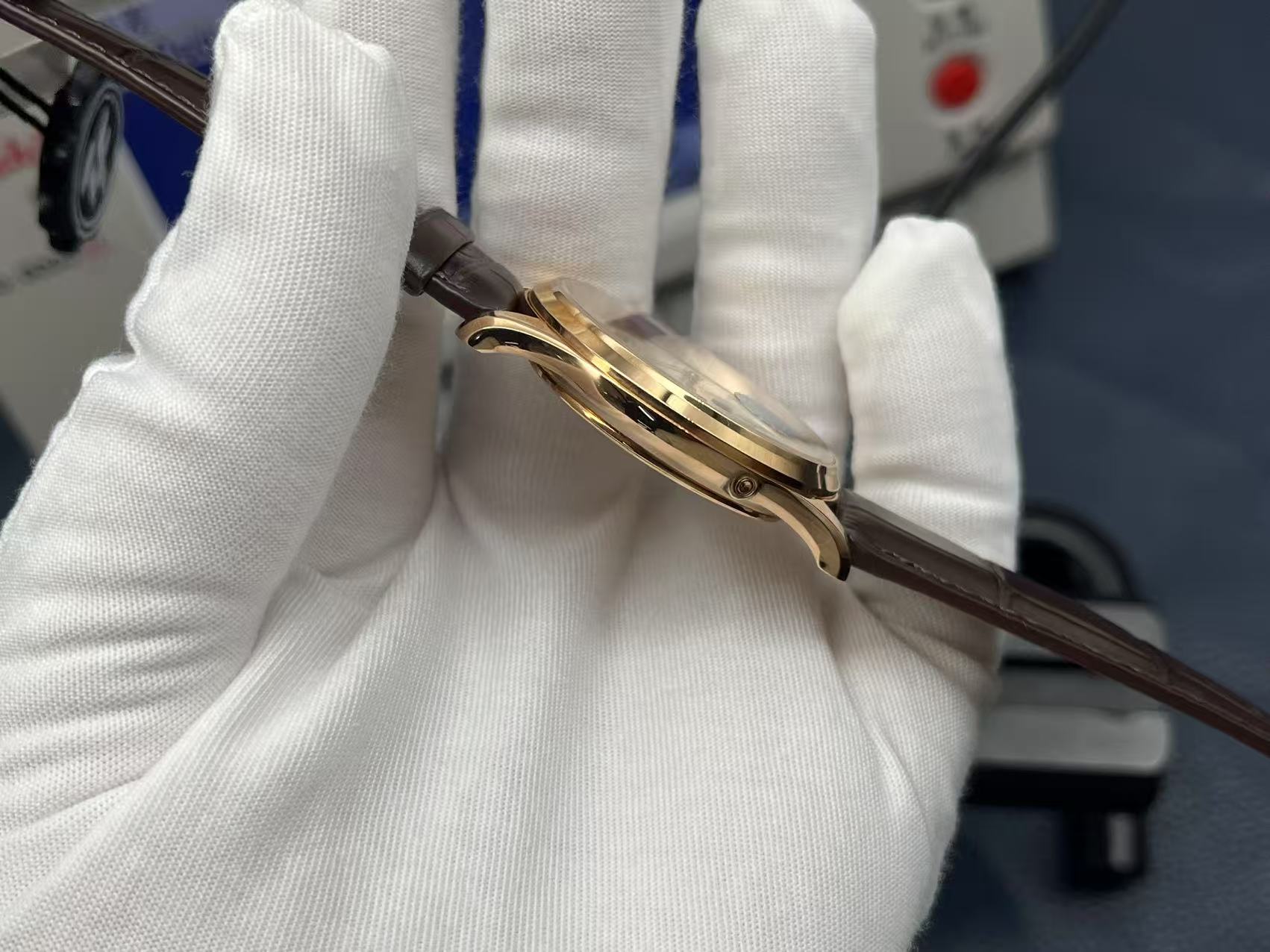 Jaeger-LeCoultre Master Automatic 39mm White Dial 18K Rose Gold Case Leather Strap Men’s Watch - Image 6