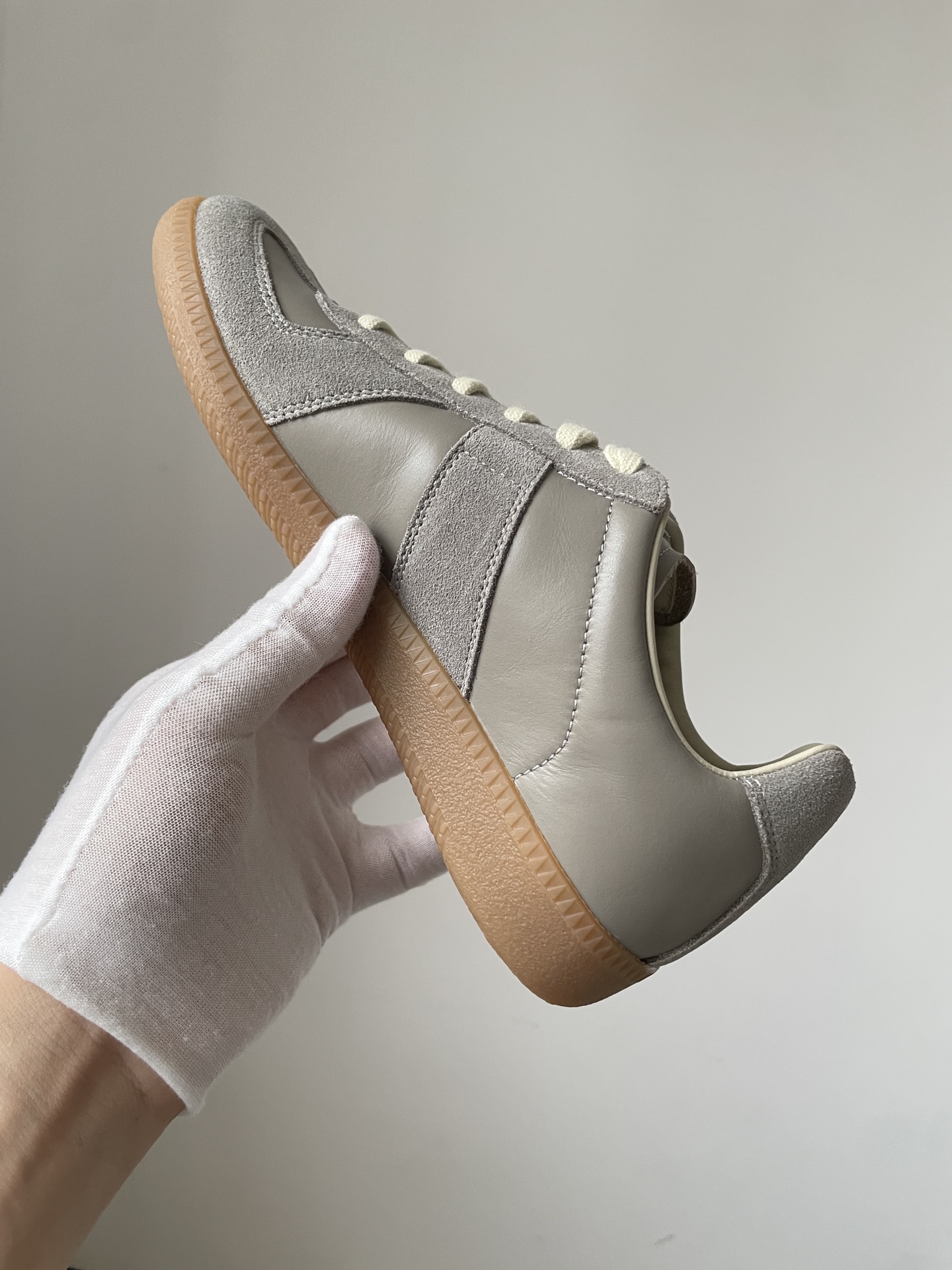 Maison Margiela Replica Calfskin Round Toe Lace-Up Trainers Unisex Gray - Image 5