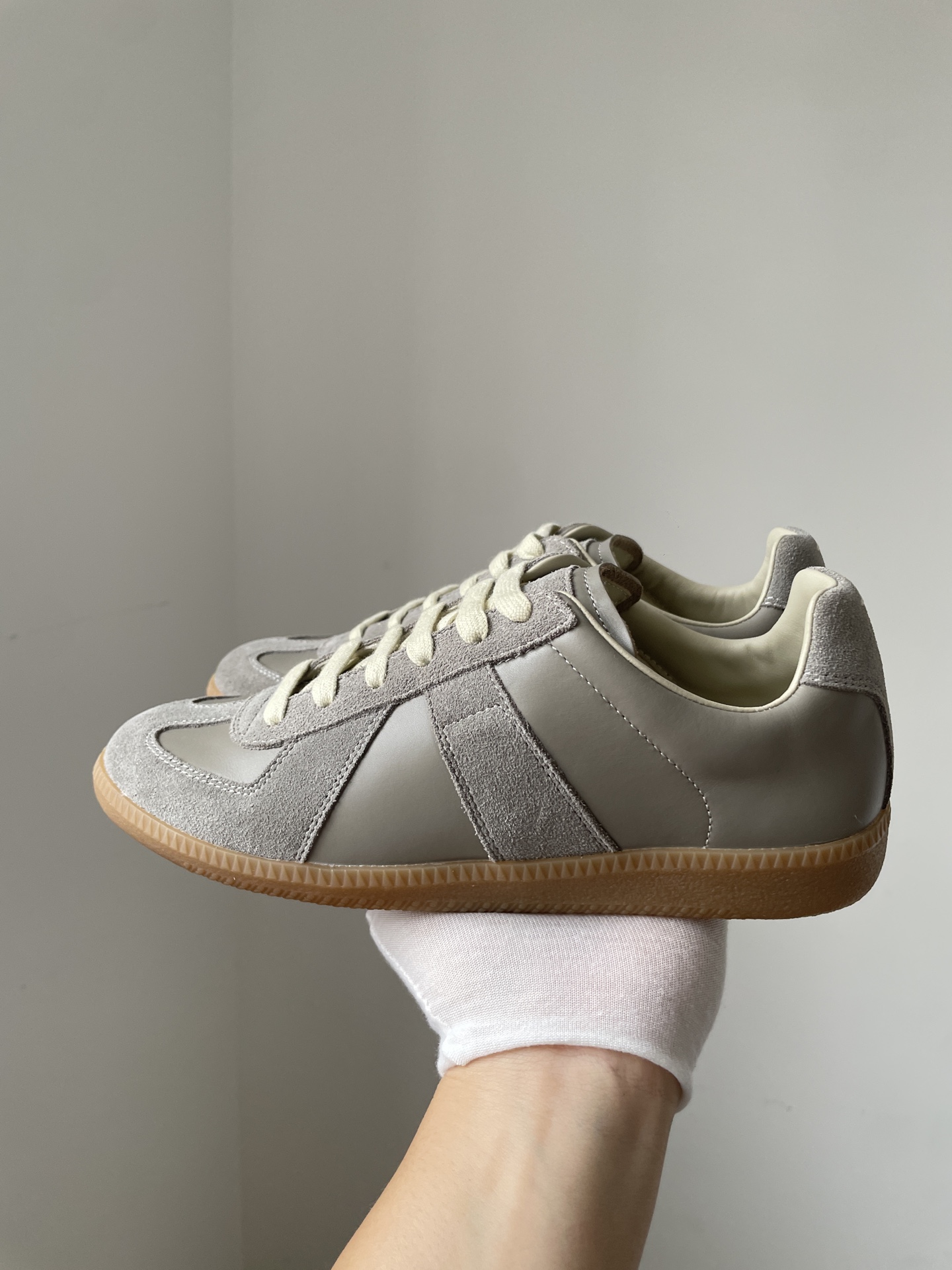 Maison Margiela Replica Calfskin Round Toe Lace-Up Trainers Unisex Gray - Image 7