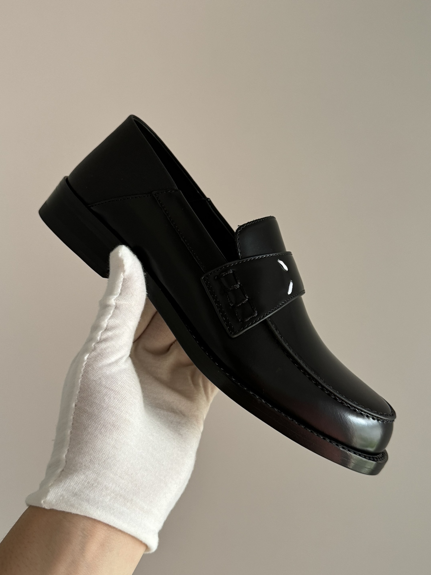 Maison Margiela Leather Round Toe Low-Top Sneakers Women Black - Image 4