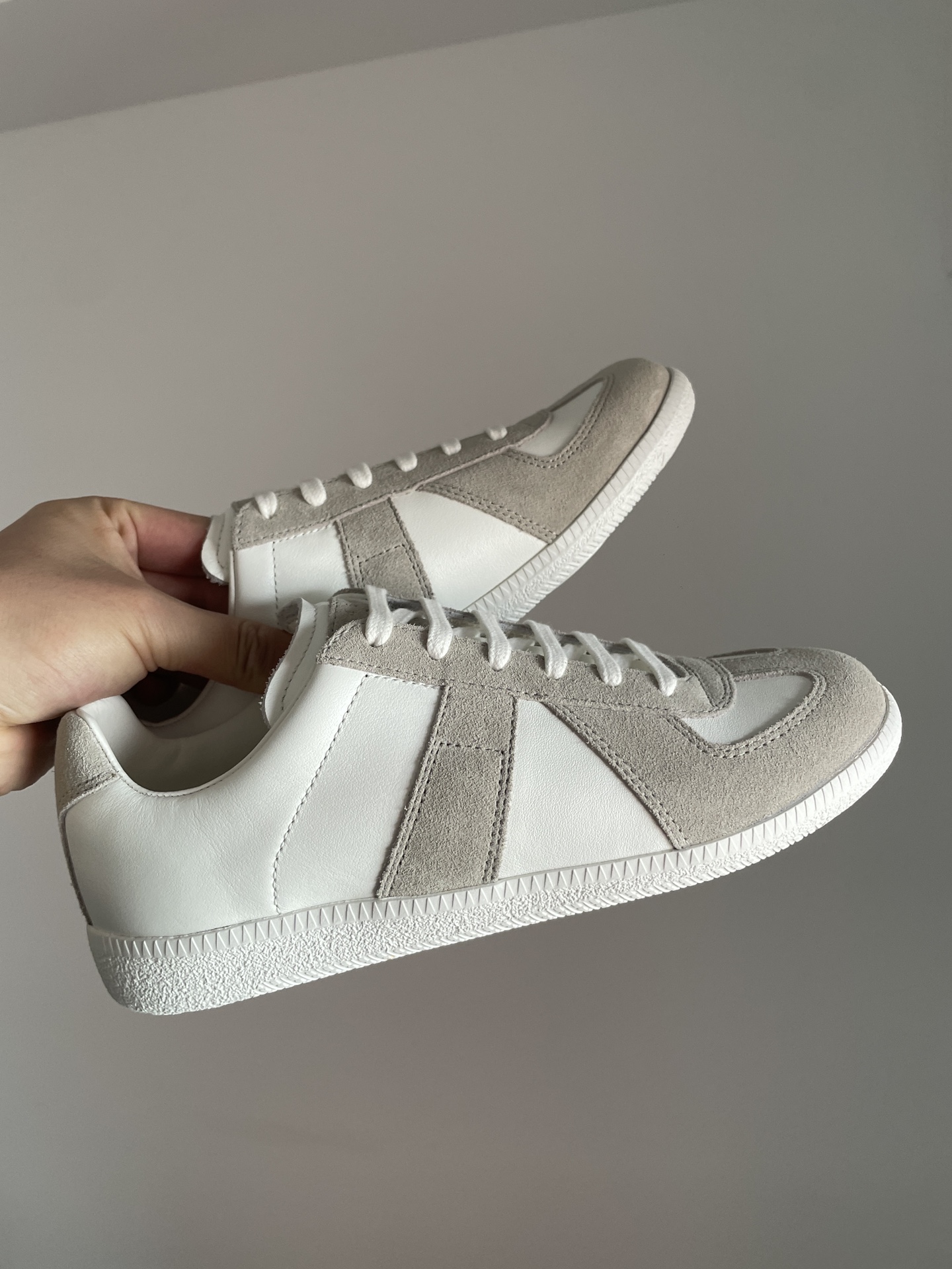 Maison Margiela Replica Leather Durable Low-Top Sneakers Women White - Image 2