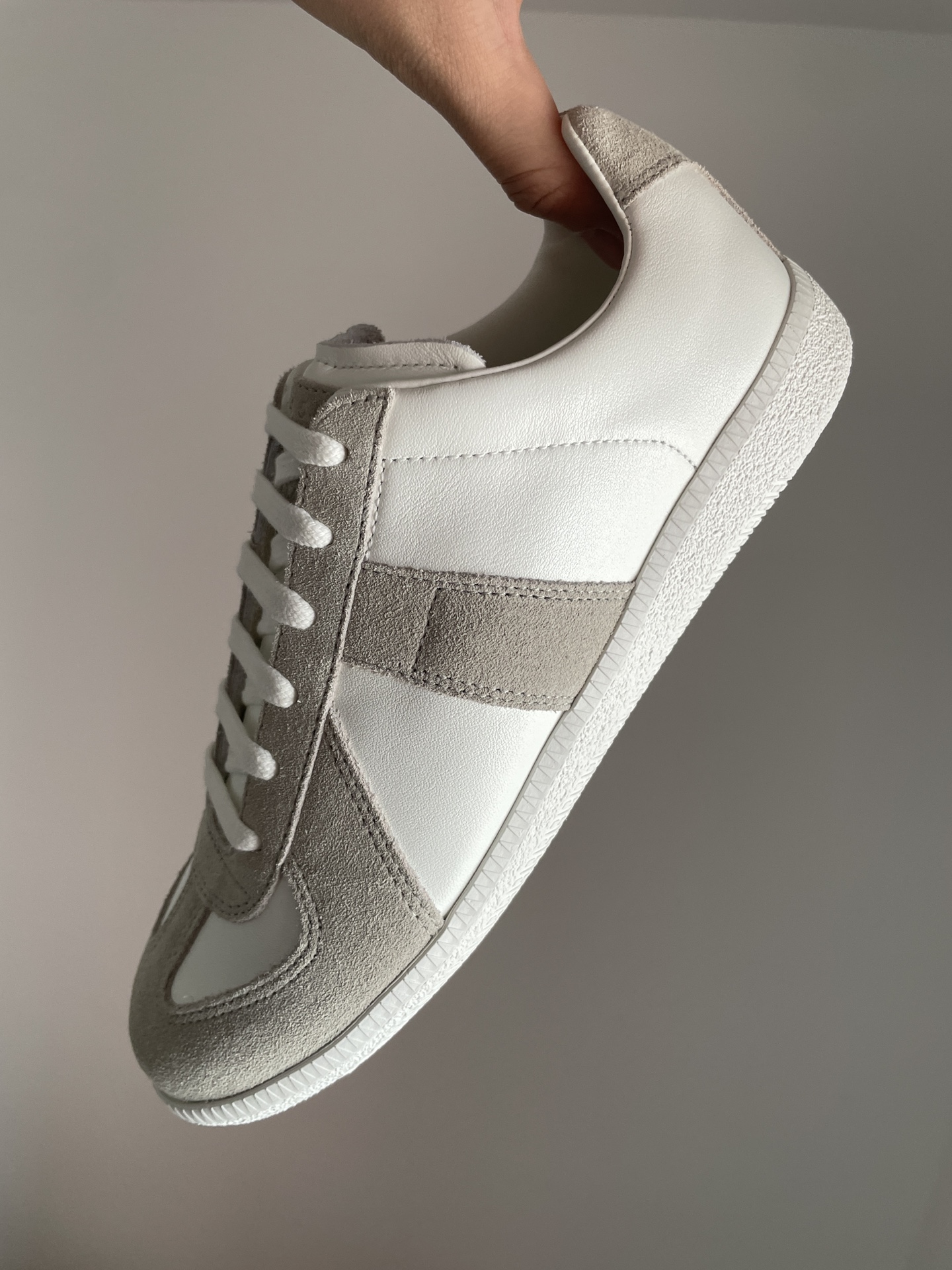 Maison Margiela Replica Leather Durable Low-Top Sneakers Women White - Image 3