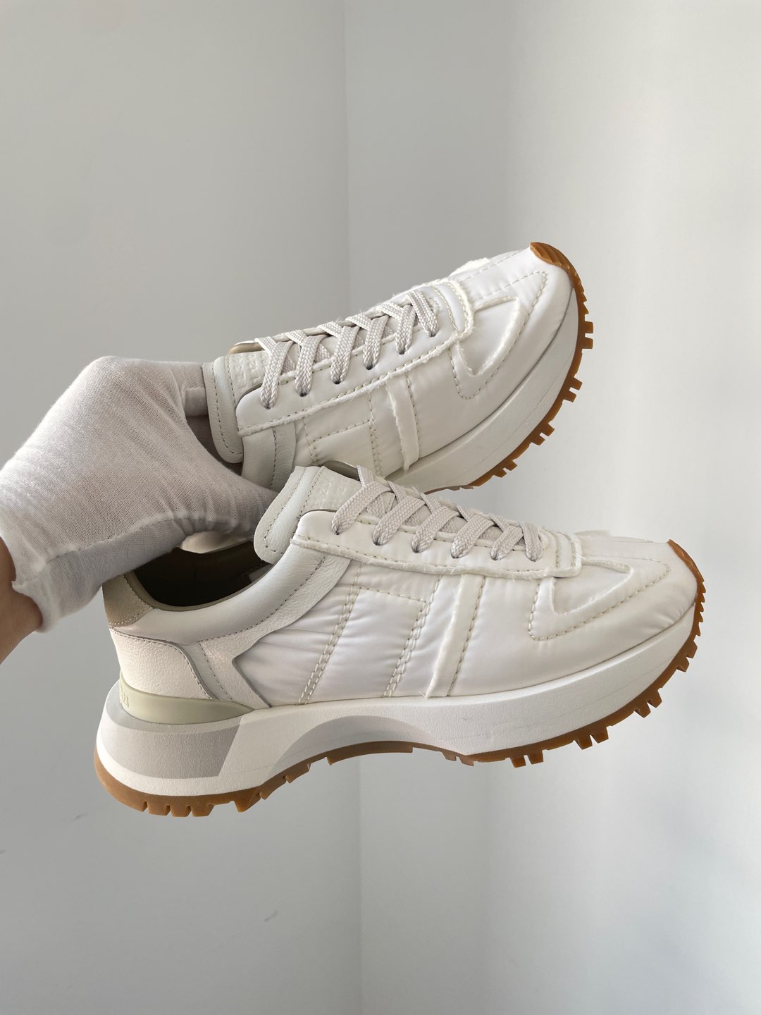 Maison Margiela Leather Retro Low-Top Sneakers Unisex Ivory - Image 2