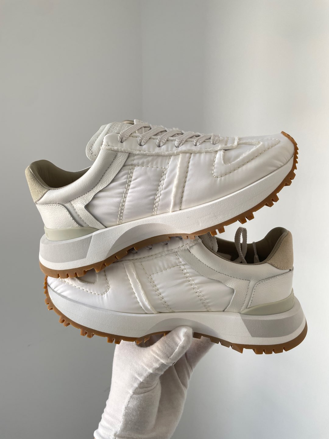 Maison Margiela Leather Retro Low-Top Sneakers Unisex Ivory - Image 4