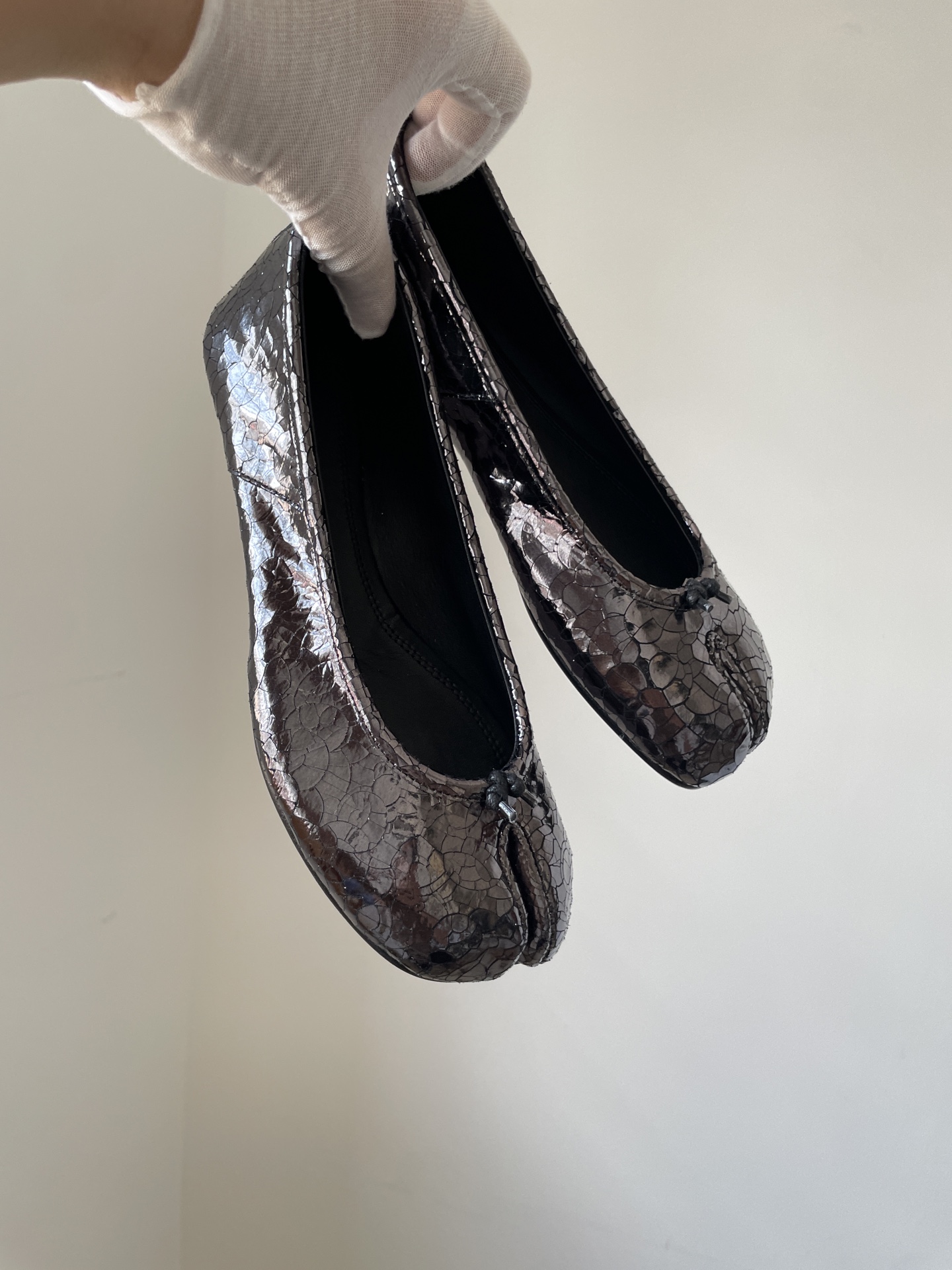 Maison Margiela Tabi Round Toe Slip-On Loafers Women Black - Image 6