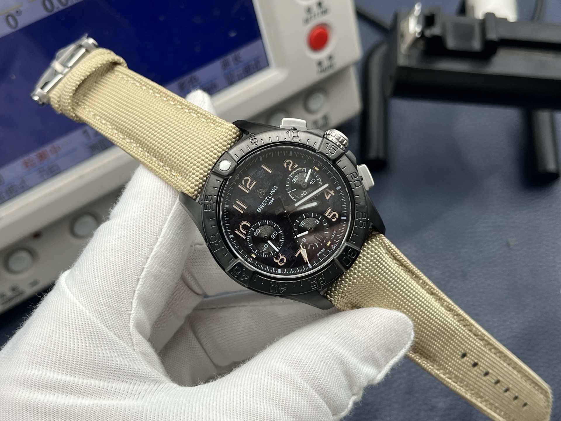 Breitling Avenger B01 Chronograph Automatic Chronograph Men’s Watch 42mm Black Dial Ceramic Case with Leather Strap - Image 2