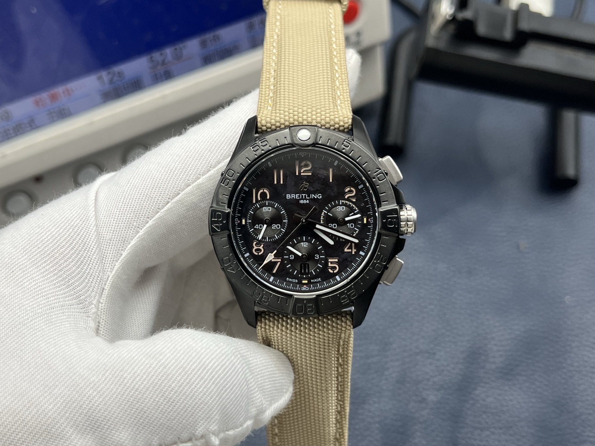 Breitling Avenger B01 Chronograph Automatic Chronograph Men’s Watch 42mm Black Dial Ceramic Case with Leather Strap - Image 3