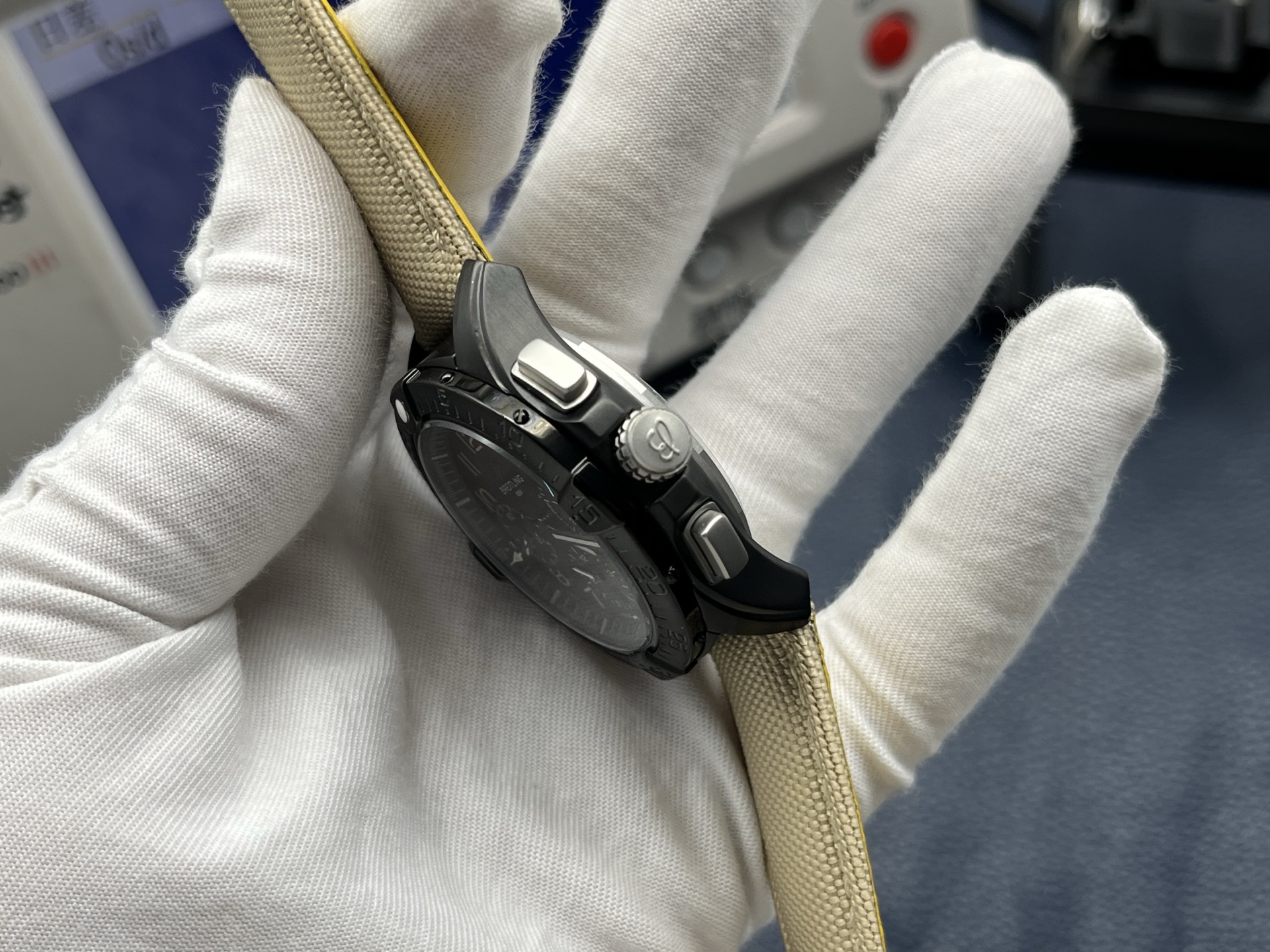 Breitling Avenger B01 Chronograph Automatic Chronograph Men’s Watch 42mm Black Dial Ceramic Case with Leather Strap - Image 7